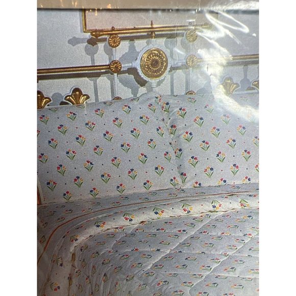 Vintage 80s Registry Double Flat Sheet Primarily Bouquets Red Yellow Blue Floral - Picture 7 of 7